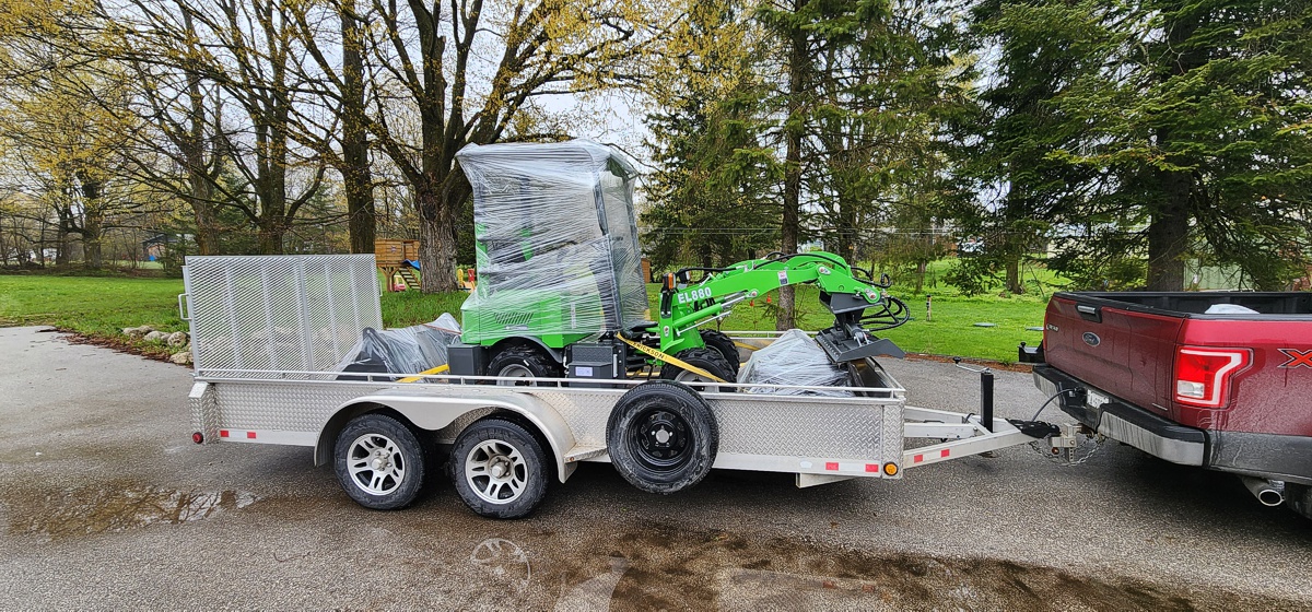 EcoTrack - Electric Front Wheel Loader - EL880 - Shipping